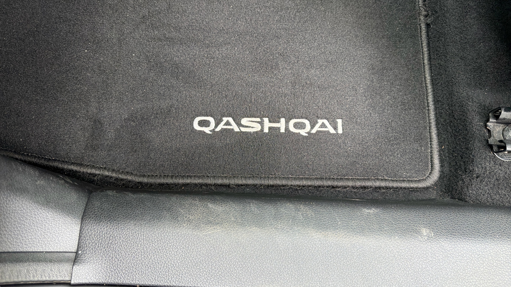 Nissan Qashqai Dig-t Tekna Plus Black #41