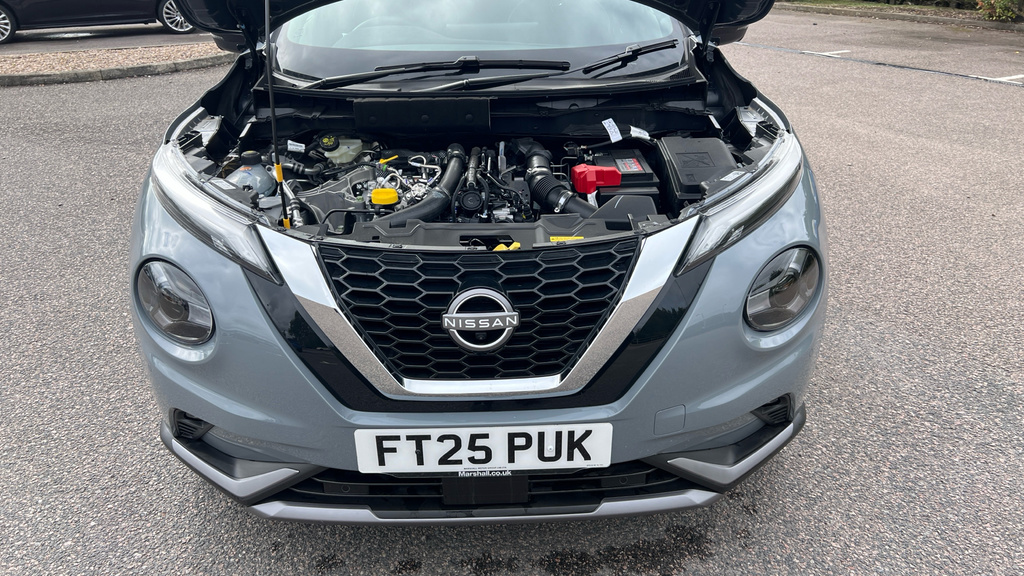 Nissan Juke Tekna Blue #10