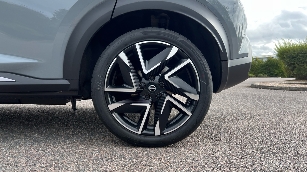 Nissan Juke Tekna Blue #23