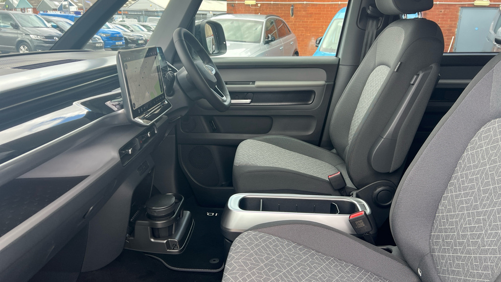 Volkswagen ID.Buzz Id. Buzz Life 5-Seat Swb 286 Ps 79 Kwh Pro Electri Silver #2