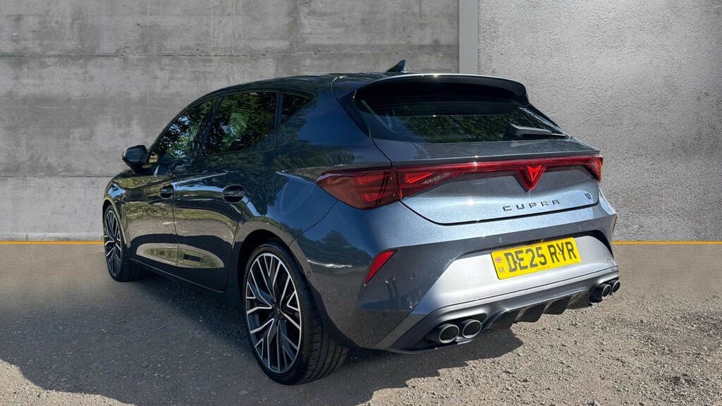 Cupra Leon Leon 2.0 Tsi 300 Vz2 Dsg Grey #3