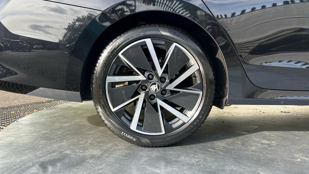 Skoda Octavia 1.5 Tsi 150 E-tec Sportline Dsg Black #5