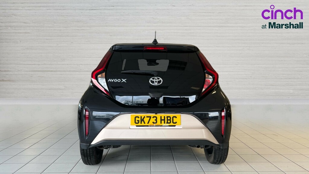 Toyota Aygo X Aygo X 1.0 Vvt-i Edge Beige #4
