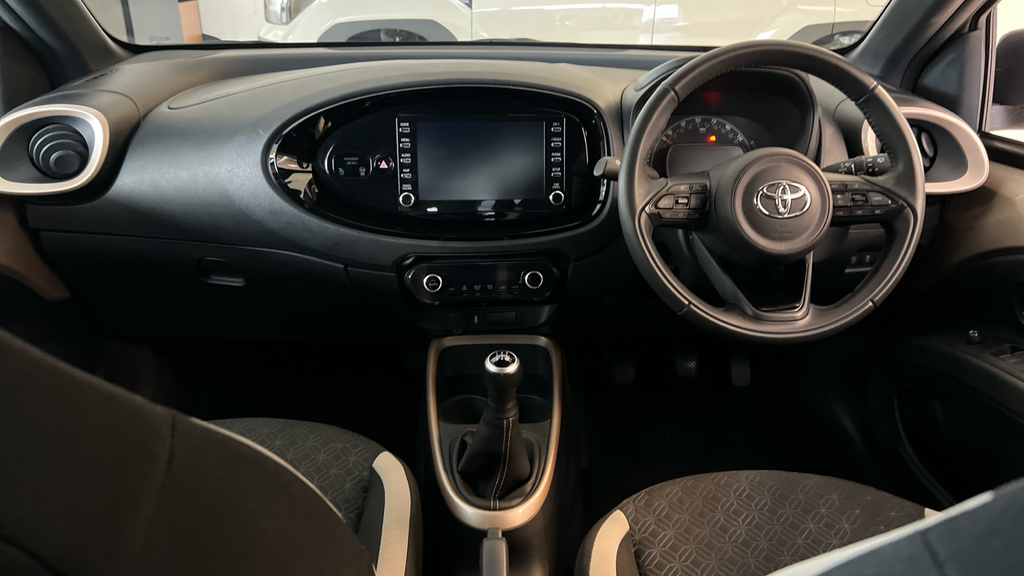 Toyota Aygo X Edge Green #11