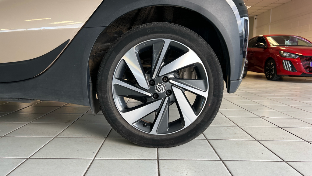 Toyota Aygo X Edge Green #18