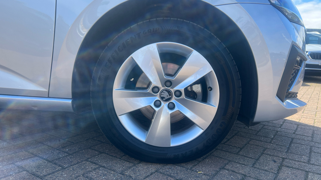 Skoda Scala 1.0 Tsi 116 Se Edition White #20