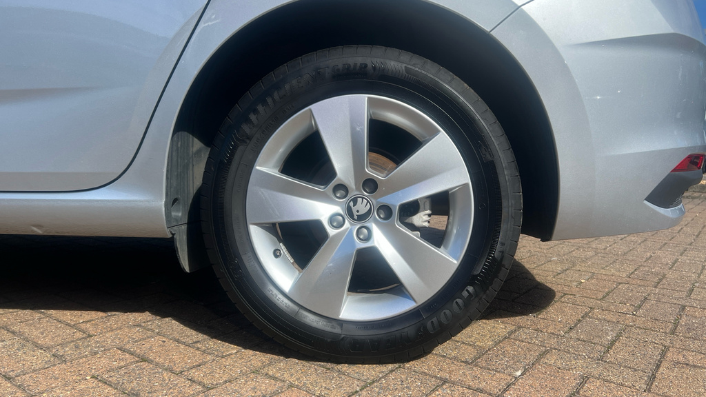 Skoda Scala 1.0 Tsi 116 Se Edition White #18