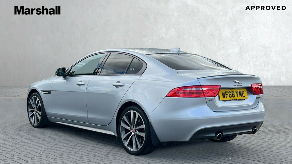 Jaguar XE Xe 2.0 300 300 Sport Awd Silver #2