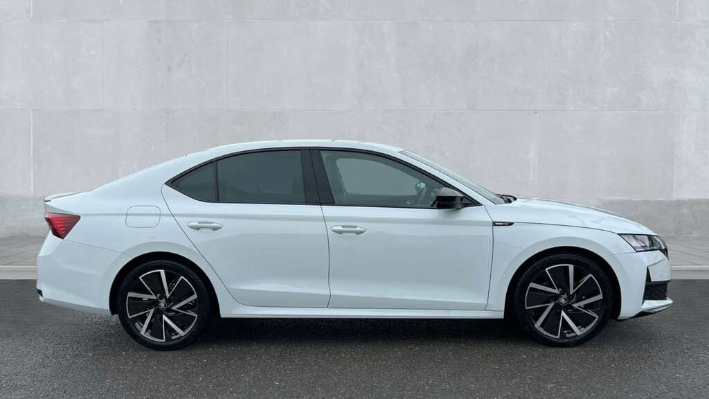 Skoda Octavia Octavia Hatch Sportline 1.5 Tsi E-tec 150 Ps Dsg White #4
