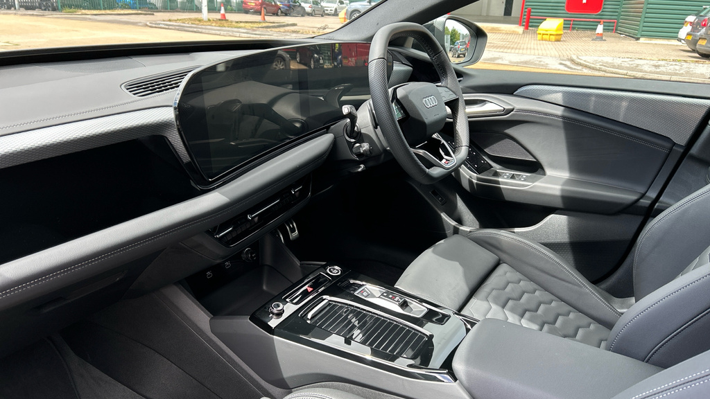 Audi A6 Avant A6 270Kw Performance 100Kwh S Line Black #2