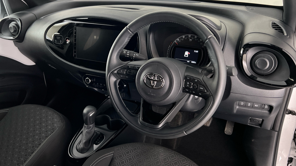 Toyota Aygo X Edge White #9