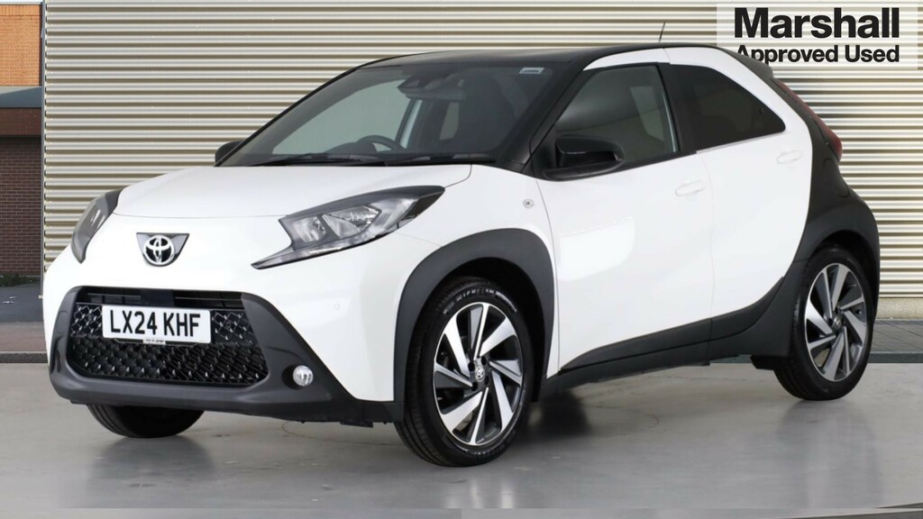 Toyota Aygo X Edge White #7