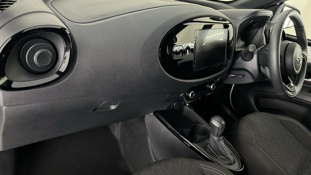 Toyota Aygo X Edge White #10