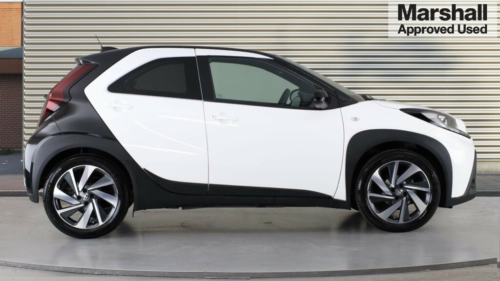 Toyota Aygo X Aygo X 1.0 Vvt-i Edge White #2