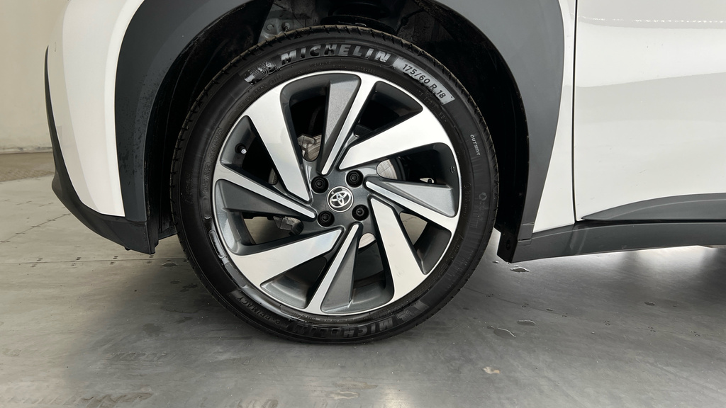 Toyota Aygo X Edge White #17