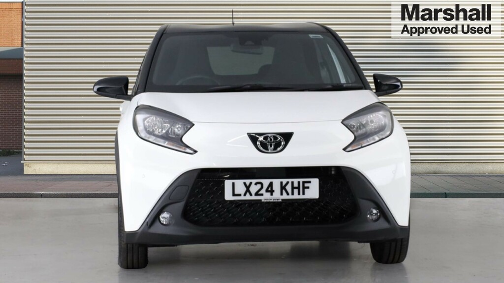 Toyota Aygo X Edge White #8