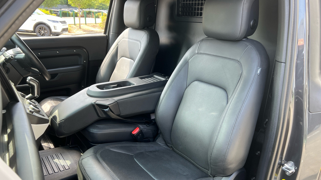 Mercedes-Benz A Class Defender 3.0 D350 Hard Top X-dynamic Hse 3 S #4