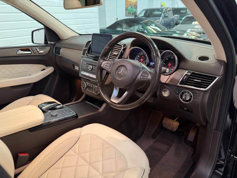 Mercedes-Benz GLS Class Gls 350D 4Matic Grand Edition 9G-tronic Black #3