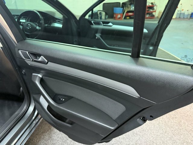 Volkswagen Passat S Tdi Bluemotion Technology Blue #25