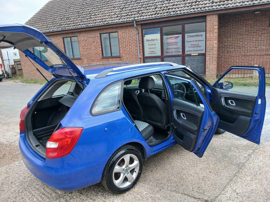 Skoda Fabia 1.6 16V 2 Tiptronic Grey #41