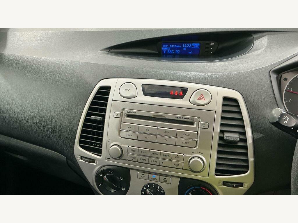 Hyundai I20 1.4 Crdi Comfort Euro 5 Grey #5