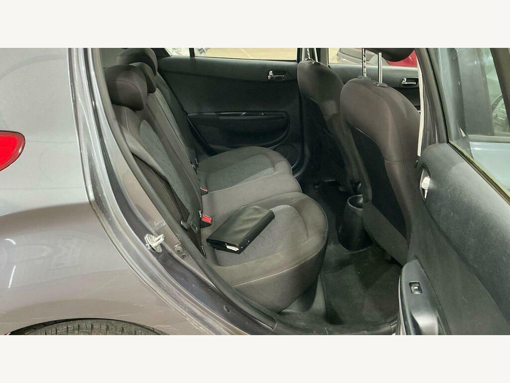Hyundai I20 1.2 Classic Red #8