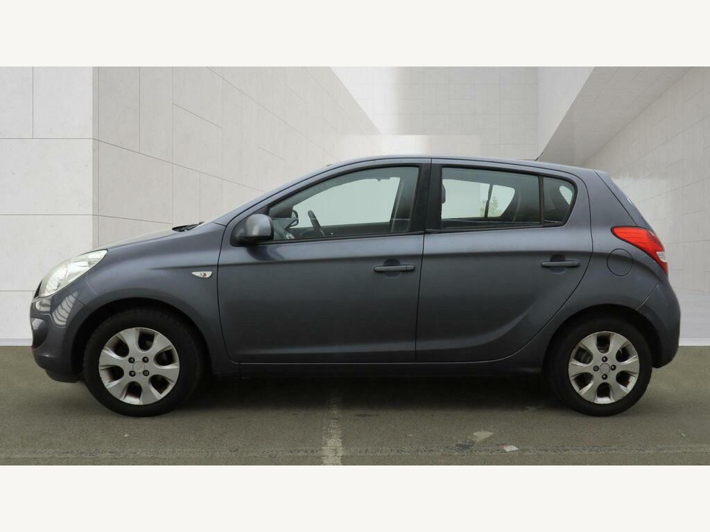 Hyundai I20 1.2 Classic Red #7
