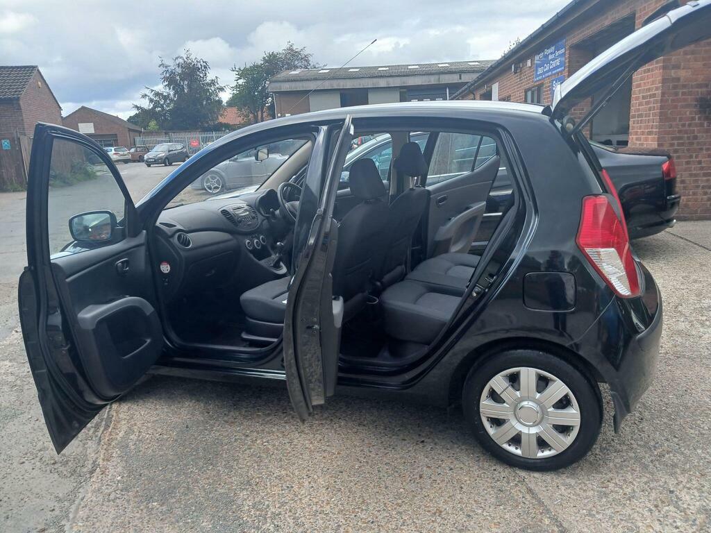 Hyundai I10 Comfort Red #15