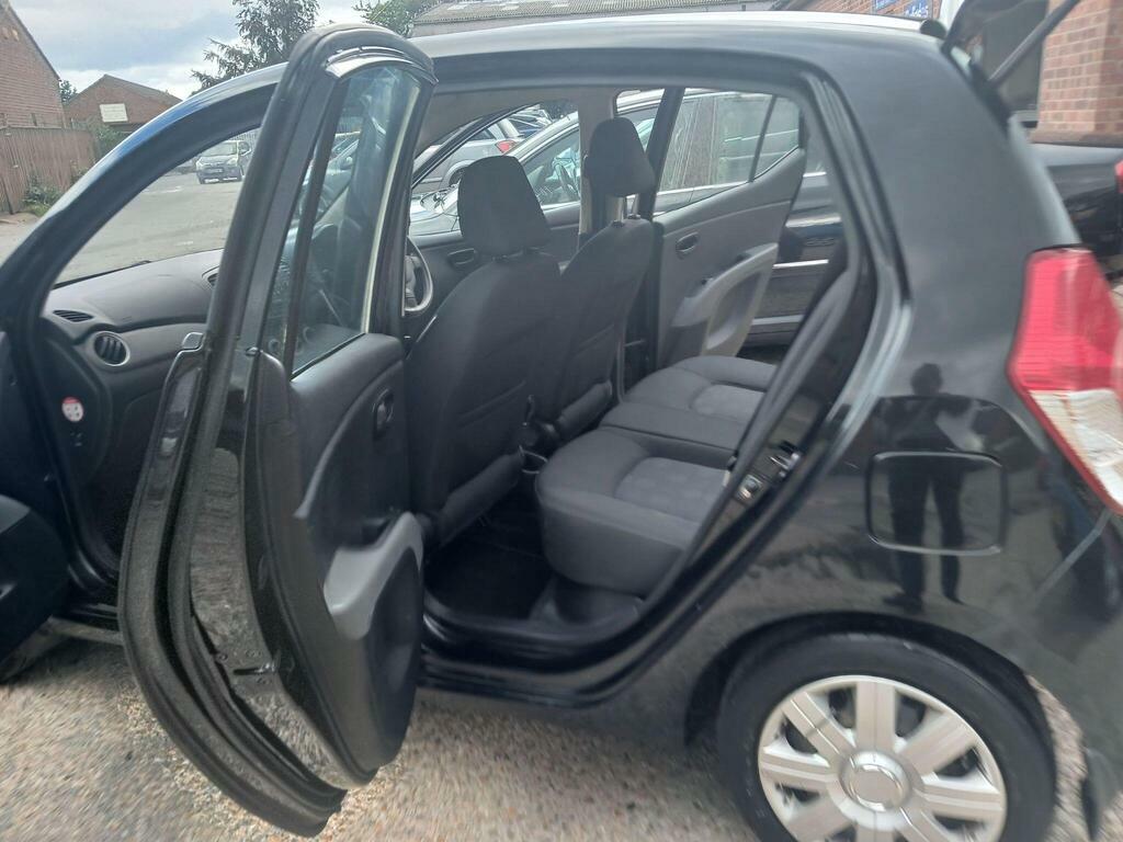 Hyundai I10 Comfort Red #18