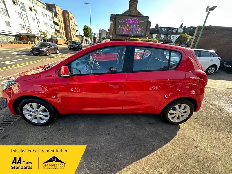 Hyundai I20 Active Red #4