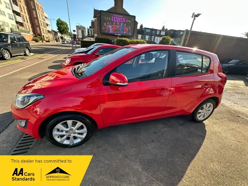 Hyundai I20 Active Red #3