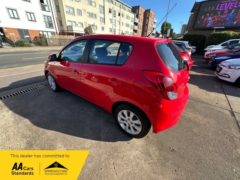 Hyundai I20 Active Red #6