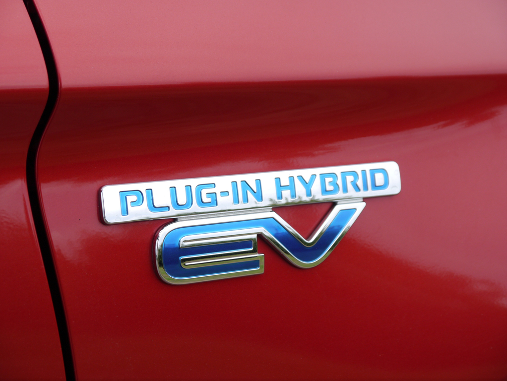 Mitsubishi Outlander Phev Gx 4H Red #4