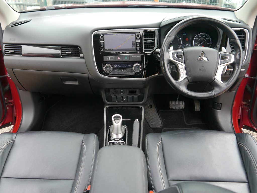 Mitsubishi Outlander Phev Gx 4H Red #2