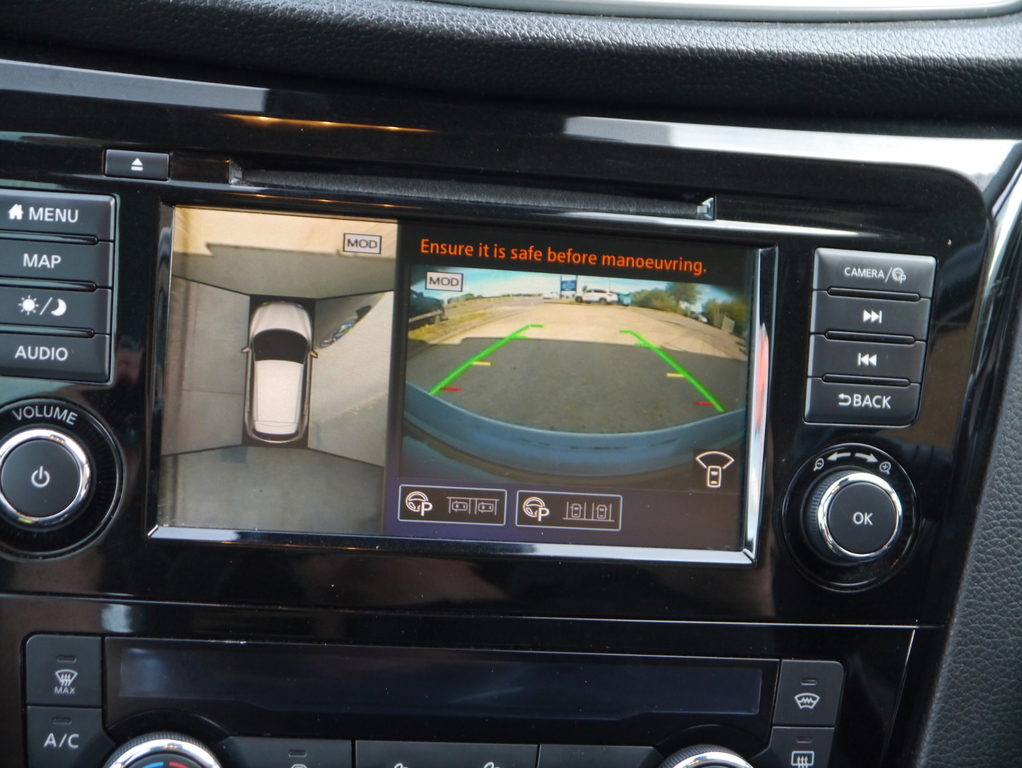 Nissan Qashqai Acenta Premium Black #12
