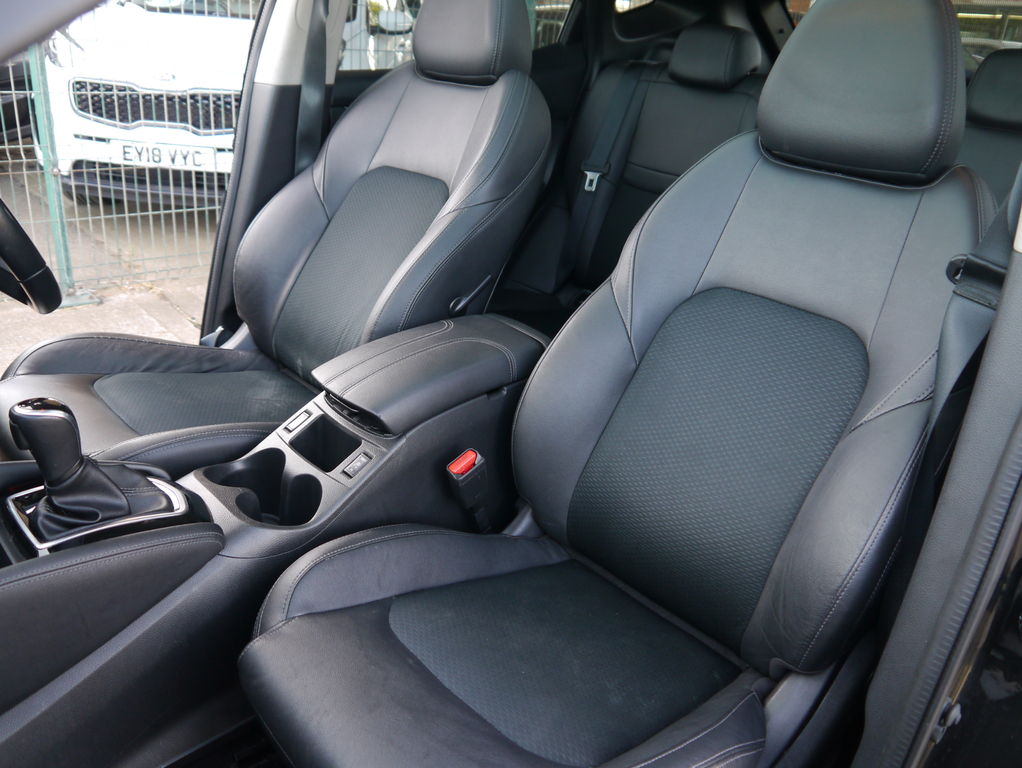 Nissan Qashqai Acenta Premium Black #26