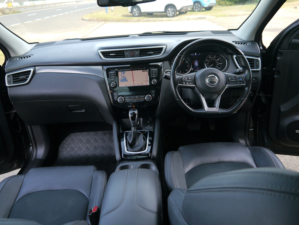 Nissan Qashqai Acenta Premium Black #22