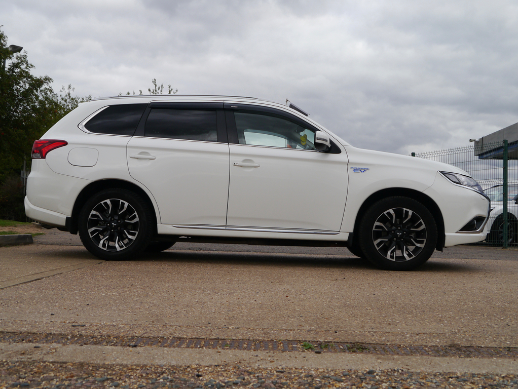 Mitsubishi Outlander 2.3 Di-d Gx 4 147 Bhp Brown #16