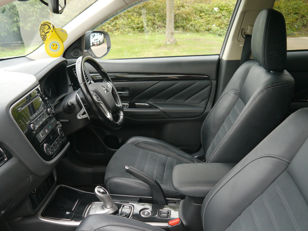 Mitsubishi Outlander 2.3 Di-d Gx 4 147 Bhp Brown #11