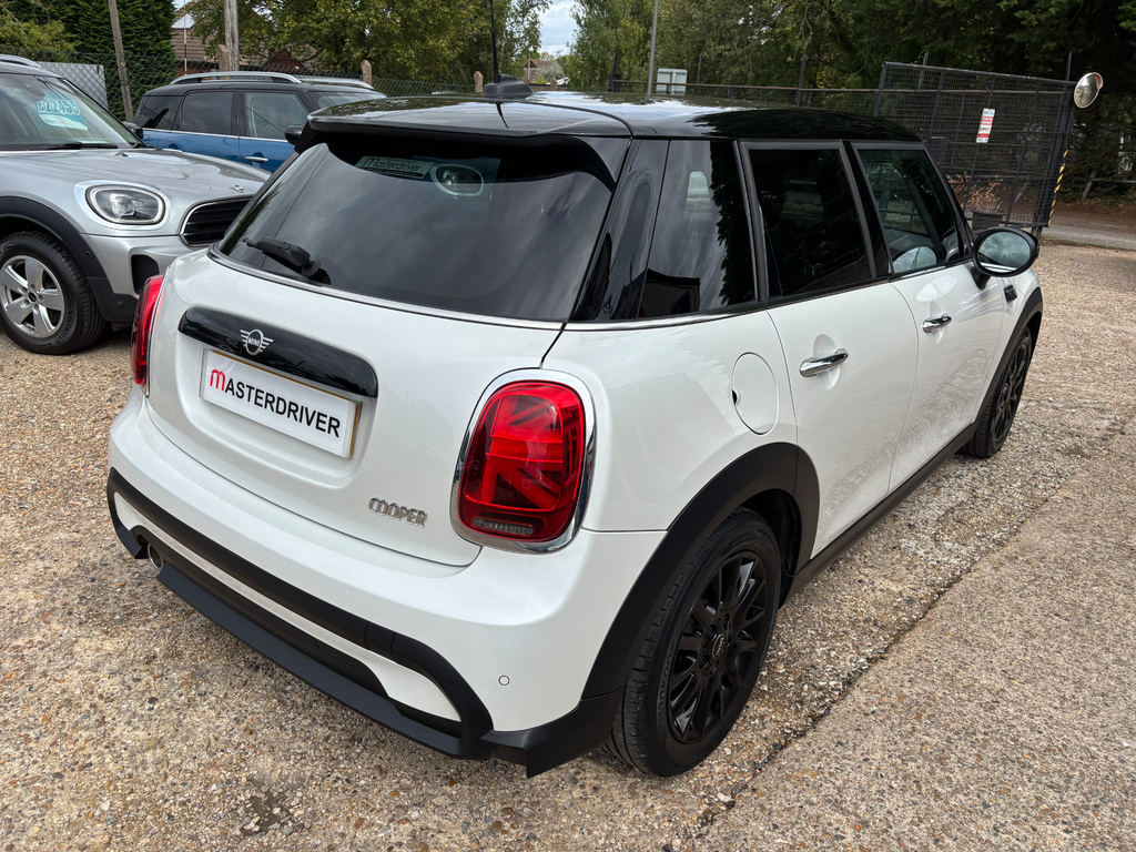 Mini Hatch 1.5 Cooper Classic Hatchback Steptronic White #3