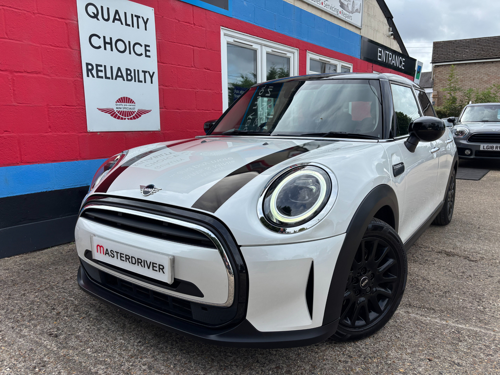 Mini Hatch 1.5 Cooper Classic Hatchback Steptronic White