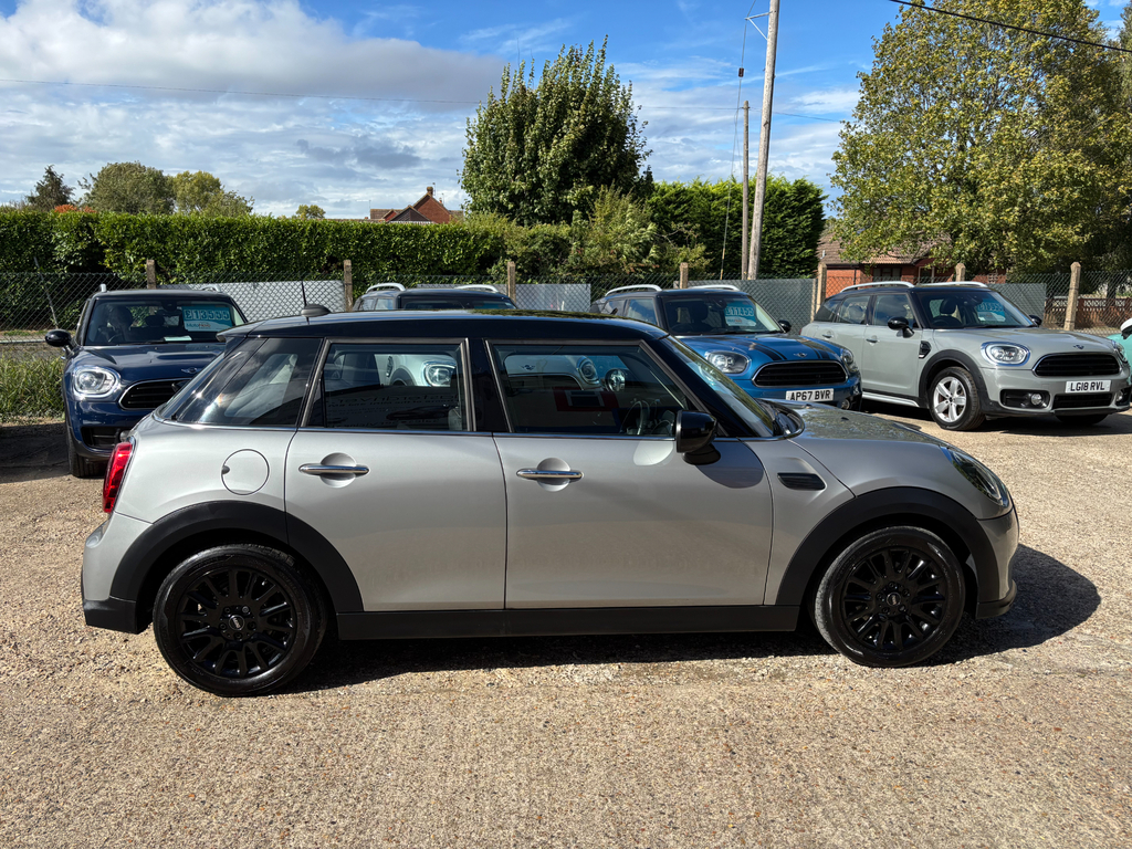 Mini Hatch 1.5 Cooper Classic Hatchback Steptronic  #2