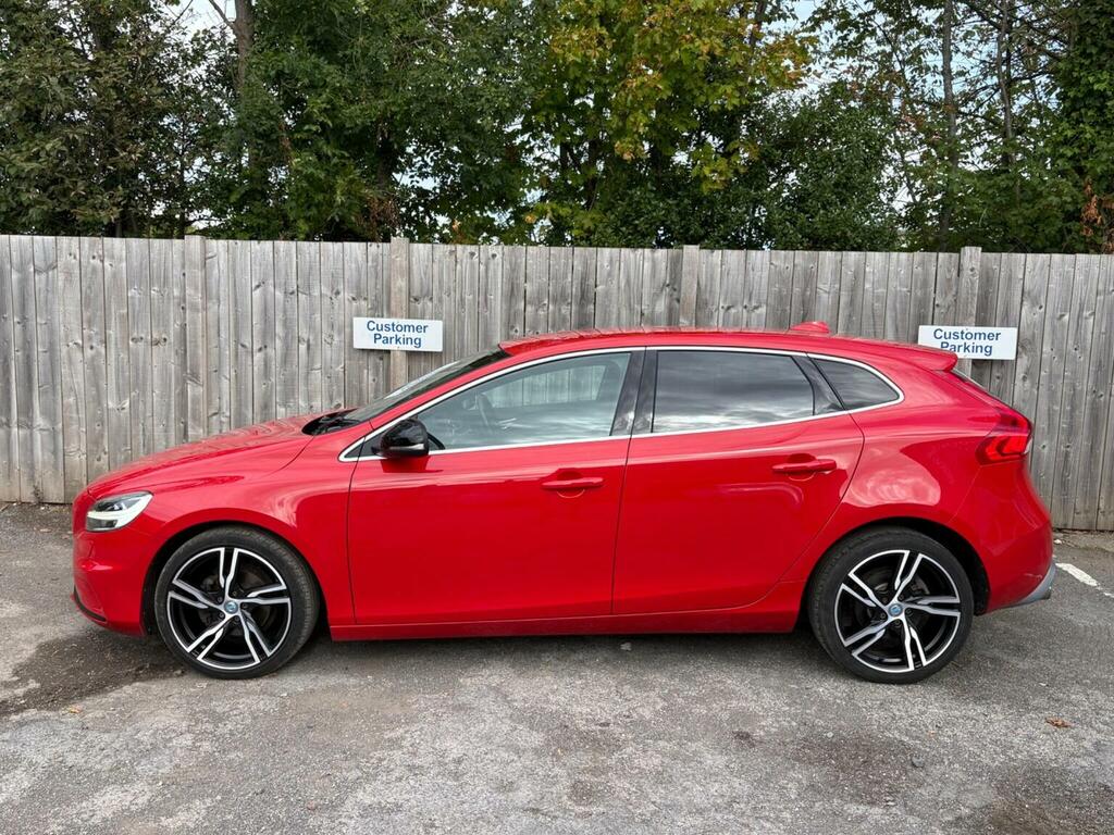 Volvo V40 2.0 D2 R-design Pro Euro 6 Ss Red #4