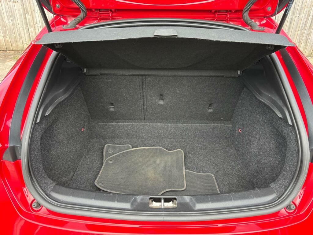 Volvo V40 Hatchback White #9
