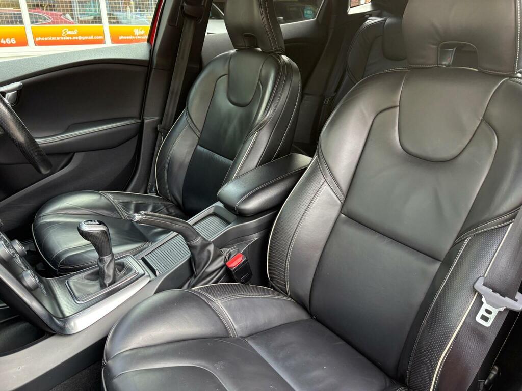 Volvo V40 Hatchback White #14