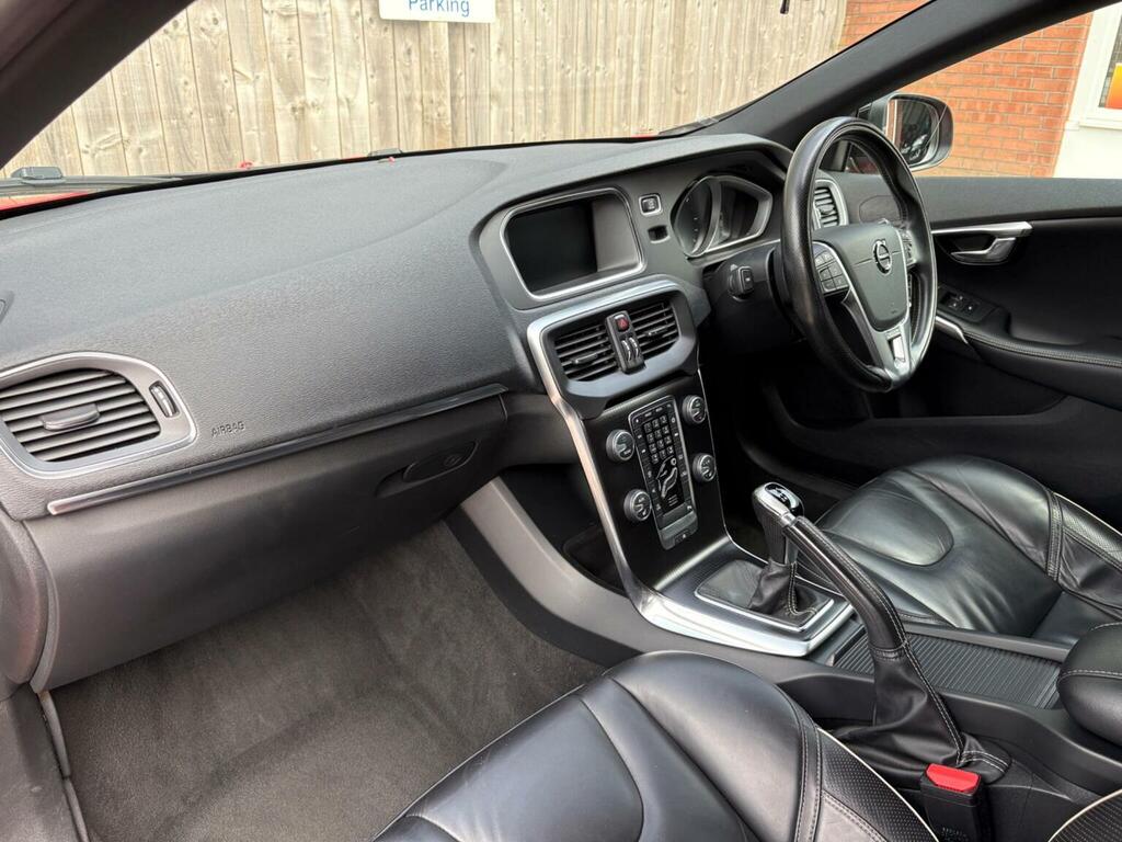Volvo V40 Hatchback White #13