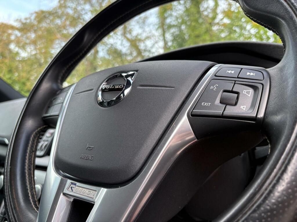 Volvo V40 Hatchback White #27