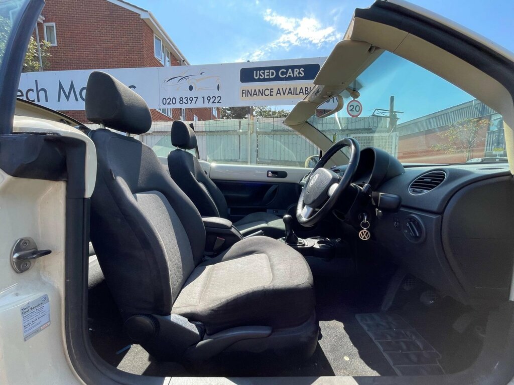 Volkswagen Beetle 1.6 Luna Cabriolet Euro 4 Beige #2