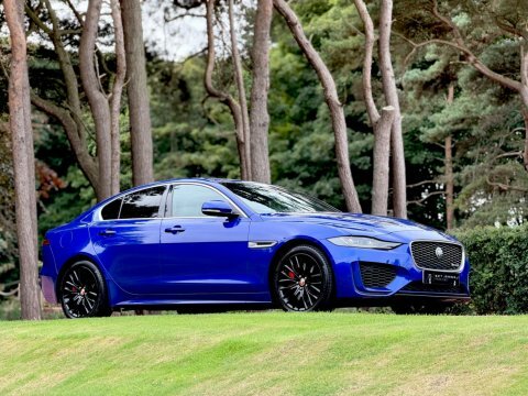 Jaguar XE R-dynamic Hse Blue