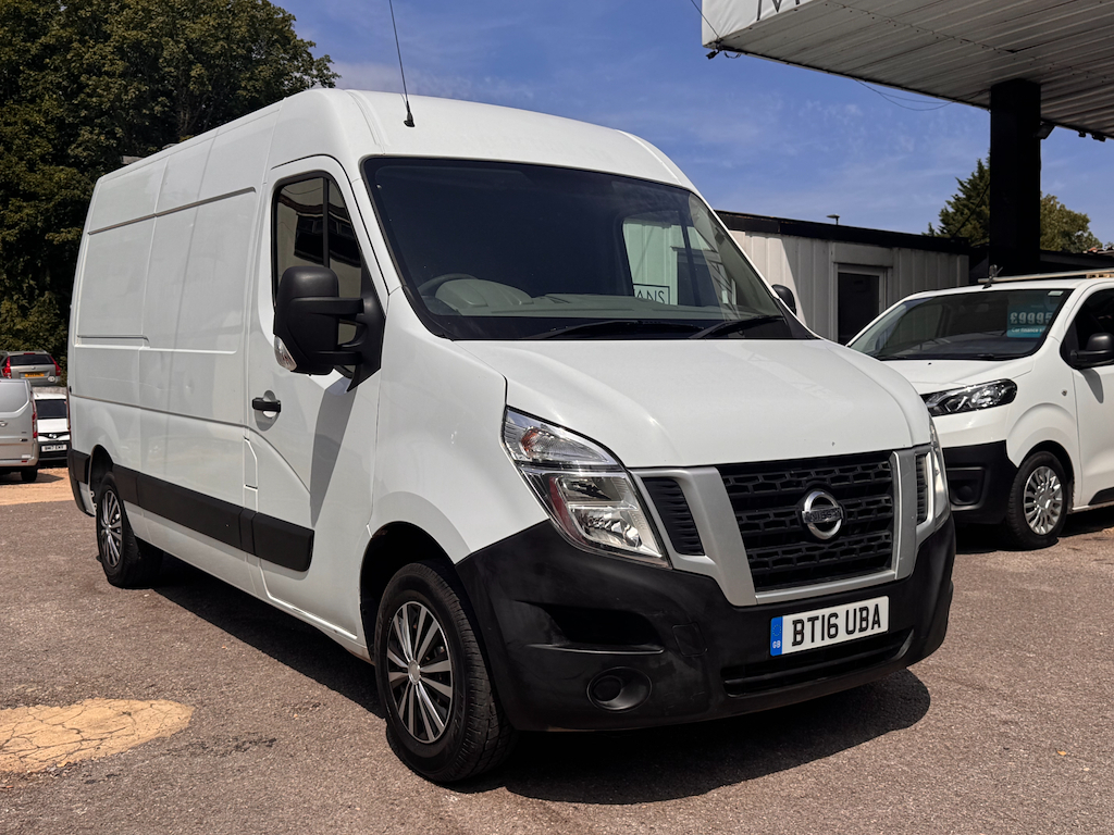 Nissan NV400 2.3L Dci Se Hr Pv White